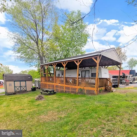 Block 17 Lot 8 Avalanche Avenue, Falling Waters, WV 25419