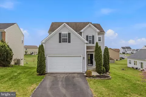 30 Pappy Ct, Bunker Hill, WV 25413