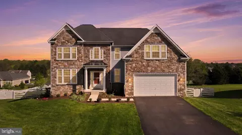 445 Holland Dr, Martinsburg, WV 25403