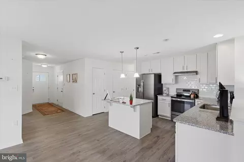 Entry Way - 75 Saffron Ter, Falling Waters, WV 25419 photo 5 of 13