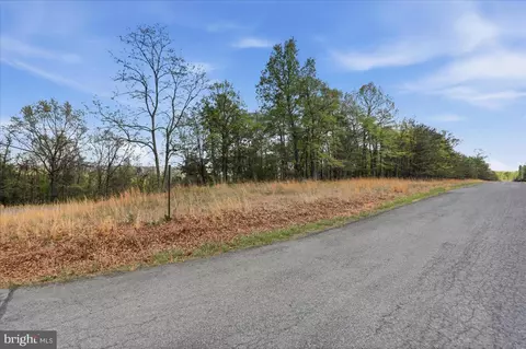 316 Jade Ct, Hedgesville, WV 25427