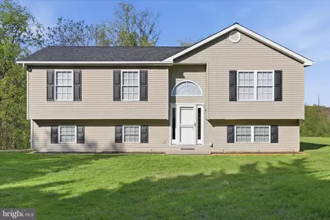174 Open Field Ln, Falling Waters, WV 25419 photo 3
