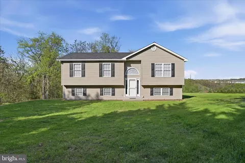 174 Open Field Ln, Falling Waters, WV 25419 photo 4