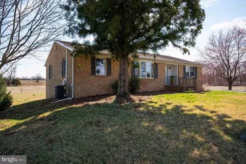 2340 Greensburg Rd, Martinsburg, WV 25404