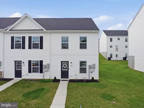204 White Violet Way, Kearneysville, WV 25430