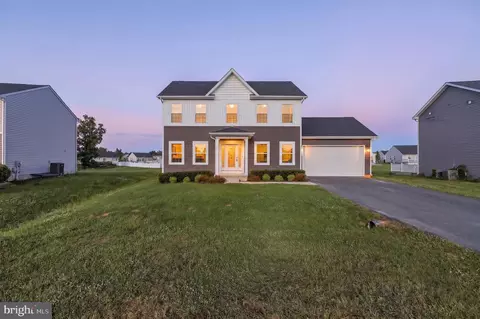 127 Chandlers Glen Dr, Bunker Hill, WV 25413