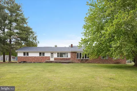 64 Shickle Ln, Inwood, WV 25428