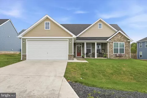 71 Cilantro Ln, Bunker Hill, WV 25413