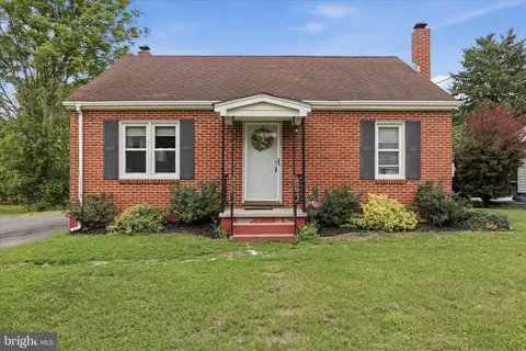 2066 Broad, Falling Waters, WV 25419