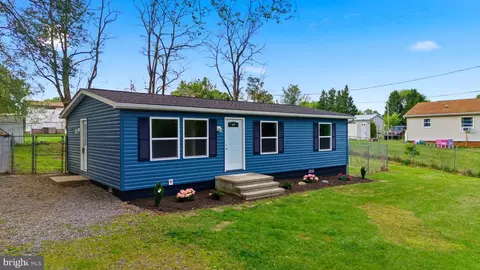 4 Cayman Ct, Martinsburg, WV 25404