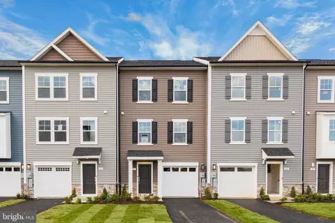 41 Scammel Dr, Bunker Hill, WV 25413