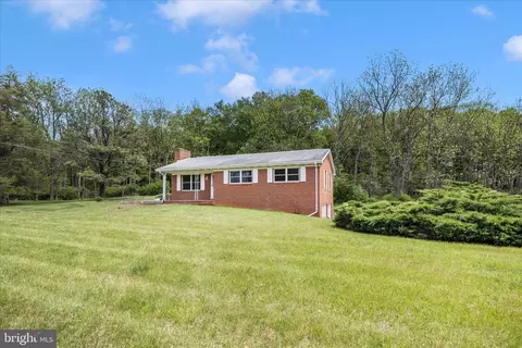 208 Stoney Lick Rd, Martinsburg, WV 25403