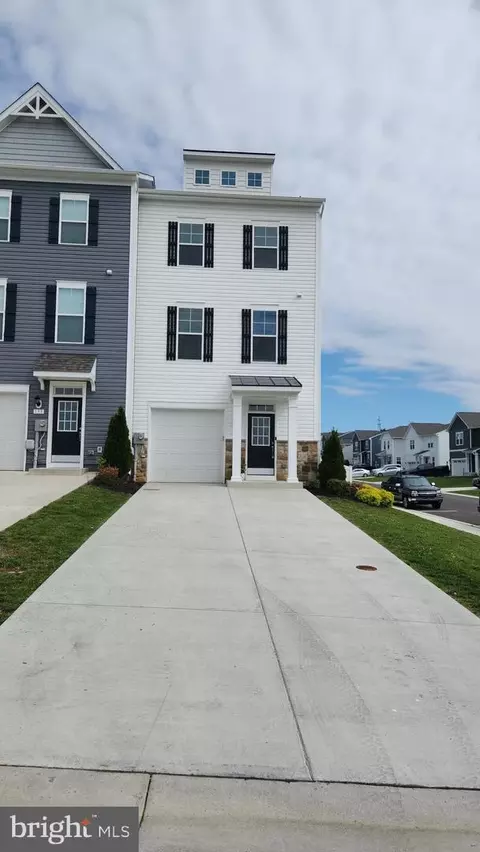 137 Mossdale Blvd, Falling Waters, WV 25419