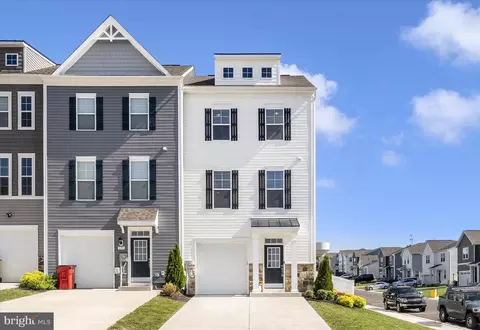 137 Mossdale Blvd, Falling Waters, WV 25419