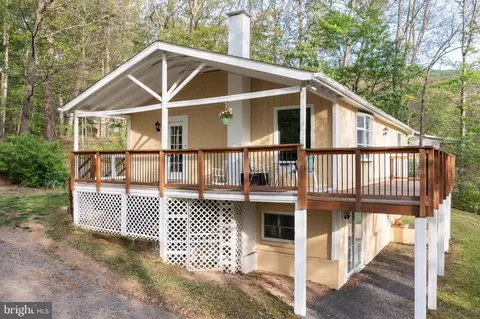 455 Huckleberry Dr, Gerrardstown, WV 25420