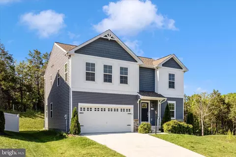 12 Belmont Pl, Falling Waters, WV 25419