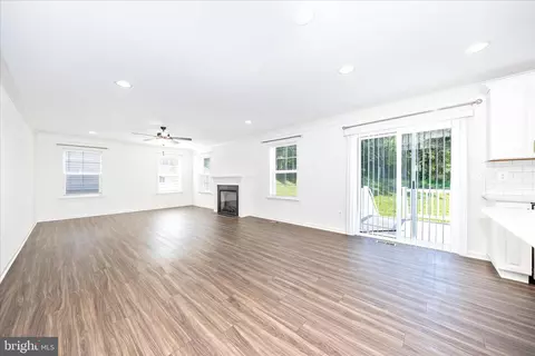 Living - 12 Belmont Pl, Falling Waters, WV 25419 photo 2 of 5