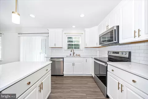 Kitchen - 12 Belmont Pl, Falling Waters, WV 25419 photo 1 of 2