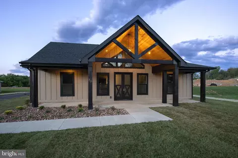 70 Midland Ct, Martinsburg, WV 25403
