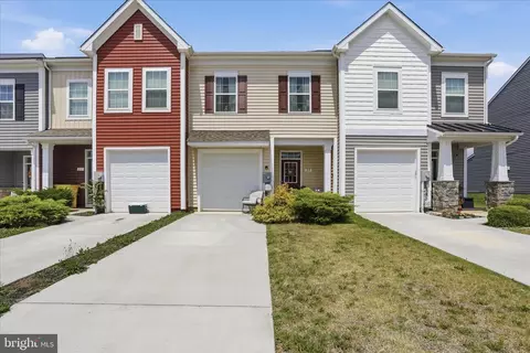 25 Sullyruth Ct, Bunker Hill, WV 25413