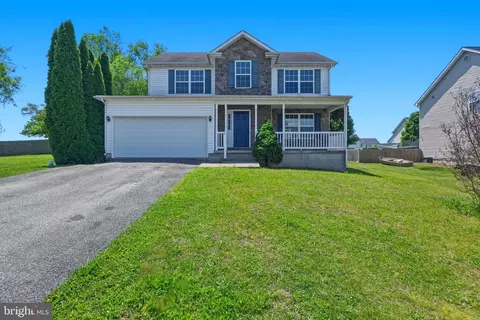 251 Thayers Gull Dr, Martinsburg, WV 25405