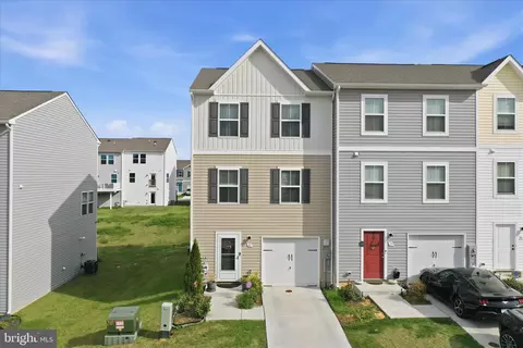 35 Thrower Rd, Hedgesville, WV 25427