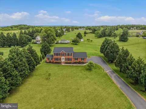 1131 Kelly Island Rd, Martinsburg, WV 25405