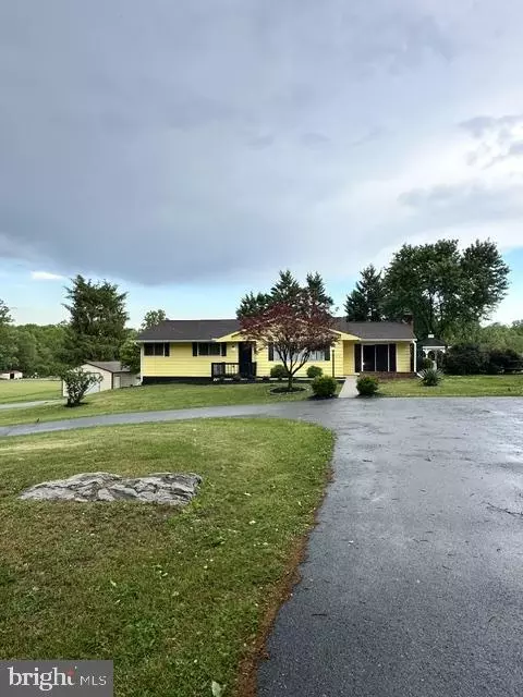 11244 Apple Harvest Dr, Inwood, WV 25428