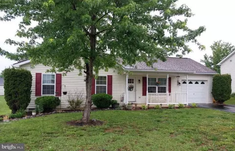 118 Strada Dr W, Martinsburg, WV 25403