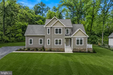 84 Huntsville Ct, Martinsburg, WV 25403