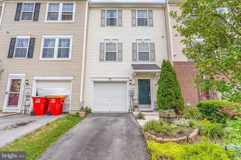 244 Rumbling Rock Rd, Hedgesville, WV 25427