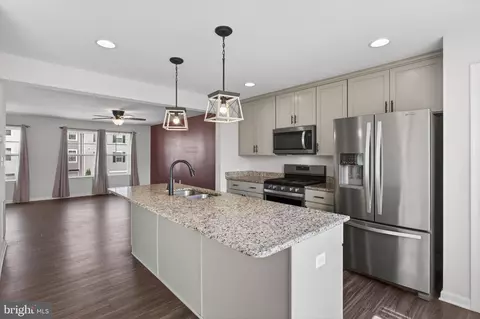 80 Capshaw Rd, Martinsburg, WV 25403