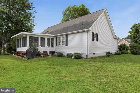 Exterior - 96 Phoenix Ln, Falling Waters, WV 25419 photo 8 of 10