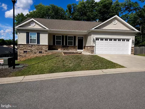 60 Servo Dr, Inwood, WV 25428
