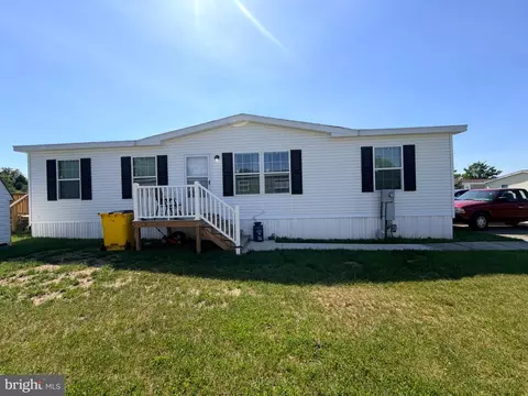 320 Valentine Dr, Martinsburg, WV 25405