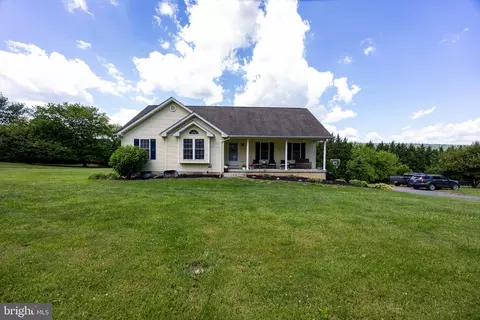 677 Ridge Rd S, Martinsburg, WV 25403