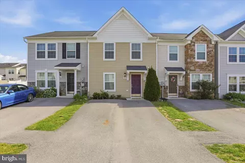 38 Fast View Dr, Martinsburg, WV 25404
