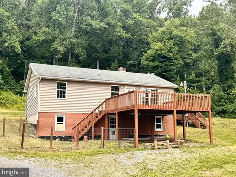 839 Needmore Rd, Martinsburg, WV 25403