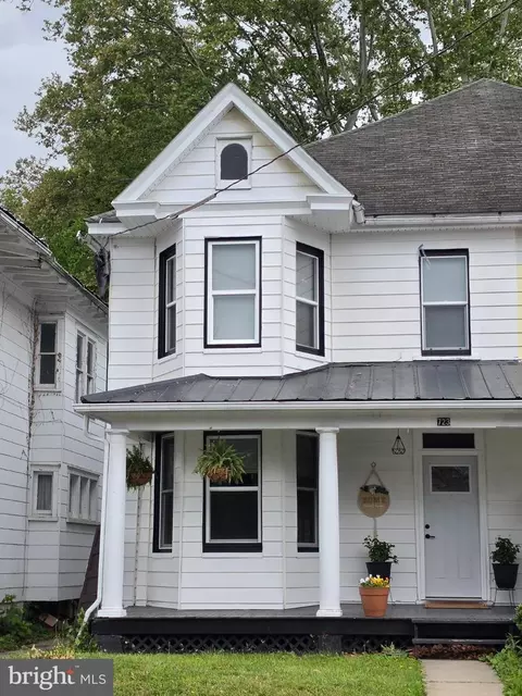 723 W King St, Martinsburg, WV 25401