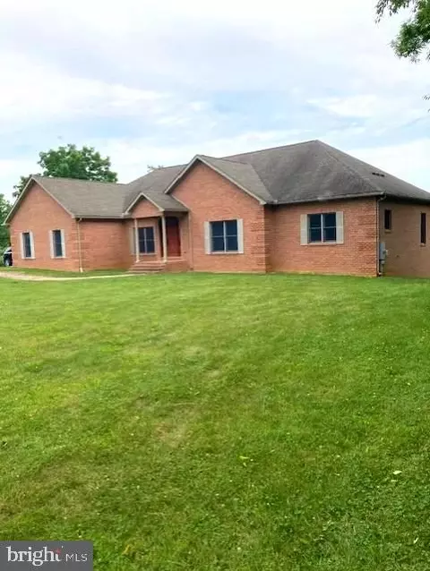 70 Loyalty Ln, Martinsburg, WV 25403
