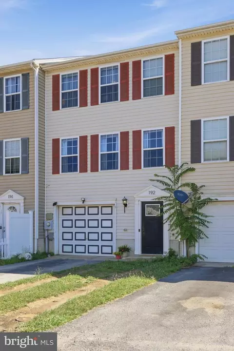 192 Topaz Ln, Inwood, WV 25428