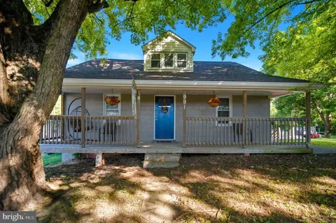 991 Hammonds Mill Rd, Hedgesville, WV 25427