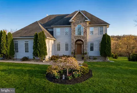 6751 Arden Nollville Rd, Martinsburg, WV 25403