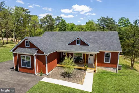 831 Avanti Dr, Bunker Hill, WV 25413