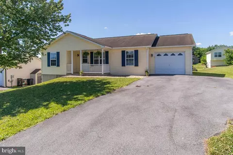 59 Raider Ln, Martinsburg, WV 25403