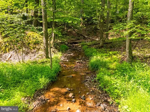 34-35 Maverick Trl, Hedgesville, WV 25427