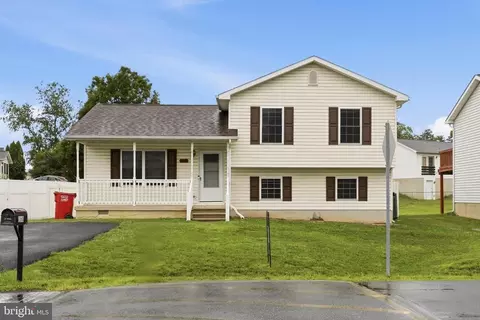 260 Universe Dr, Martinsburg, WV 25404