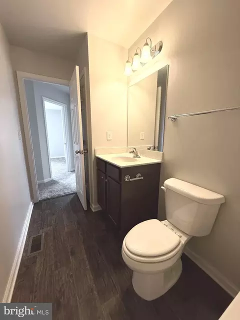 Bath - 25 Cavendish Way, Falling Waters, WV 25419 photo 3 of 6