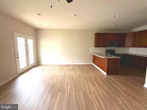 Living - 25 Cavendish Way, Falling Waters, WV 25419 photo 1 of 3