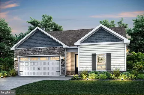 26 Brompton St, Falling Waters, WV 25419